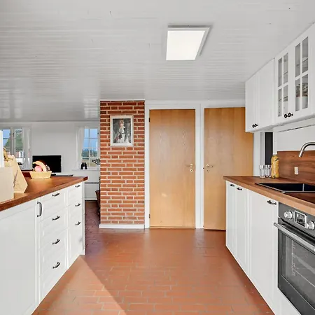 Gorgeous In Fan With Kitchen Holiday home